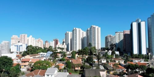 Proximo ao centro o Cristo Rei fica a poucos minutos do Mercado Municipal da Rodoferroviaria de Curitiba e do Jardim Botanico. 1